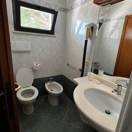 Trieste 3* ريتشيوني