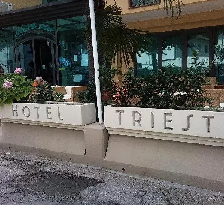 Trieste 3* ريتشيوني