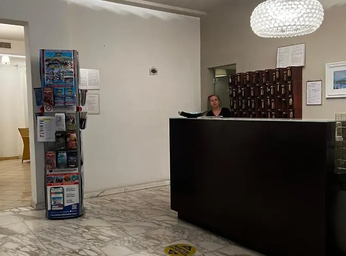 Otel Trieste 2*