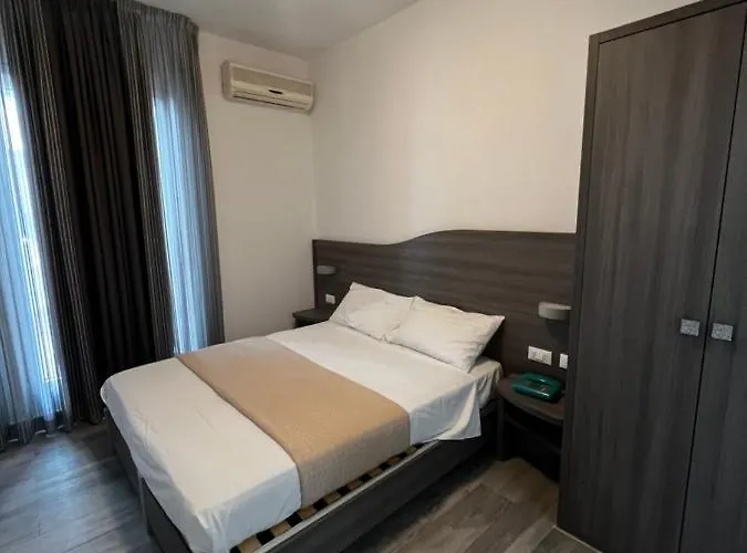 Otel Trieste 2*