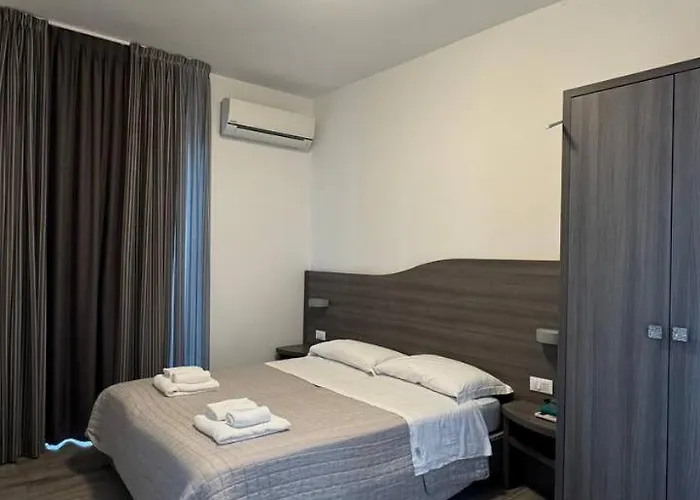 Otel Trieste 2*