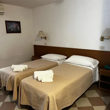 Trieste Hotell 2*