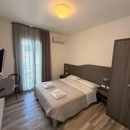 Hotel Trieste 2*