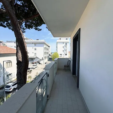 Trieste 2* Riccione