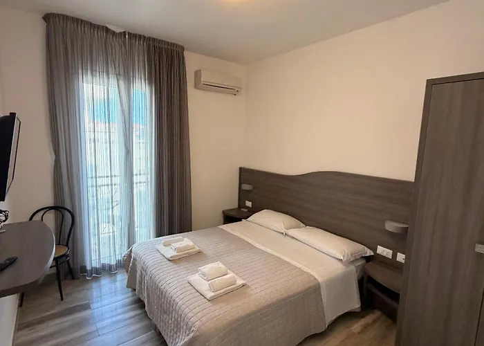 Hotel Trieste 2*
